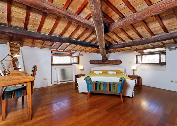 Daire Piazza Mattei Elegant | Romeloft *