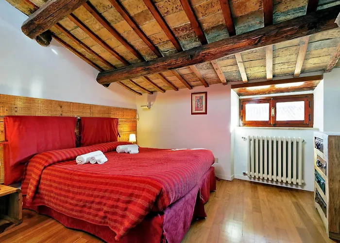 Piazza Mattei Elegant | Romeloft Daire Roma