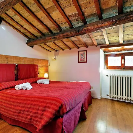 Piazza Mattei Elegant | Romeloft Appartement Rome