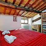 Apartment Piazza Mattei Elegant | Romeloft Rome